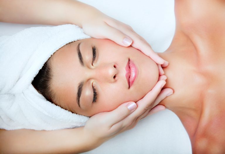 Cum să aveți grijă de fața dumneavoastră? Trucuri utile și cosmetice eficiente