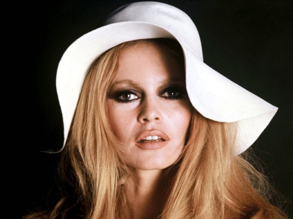 Brigitte Bardot Makeup – Un Look Simplu, Dar Unul Necesar